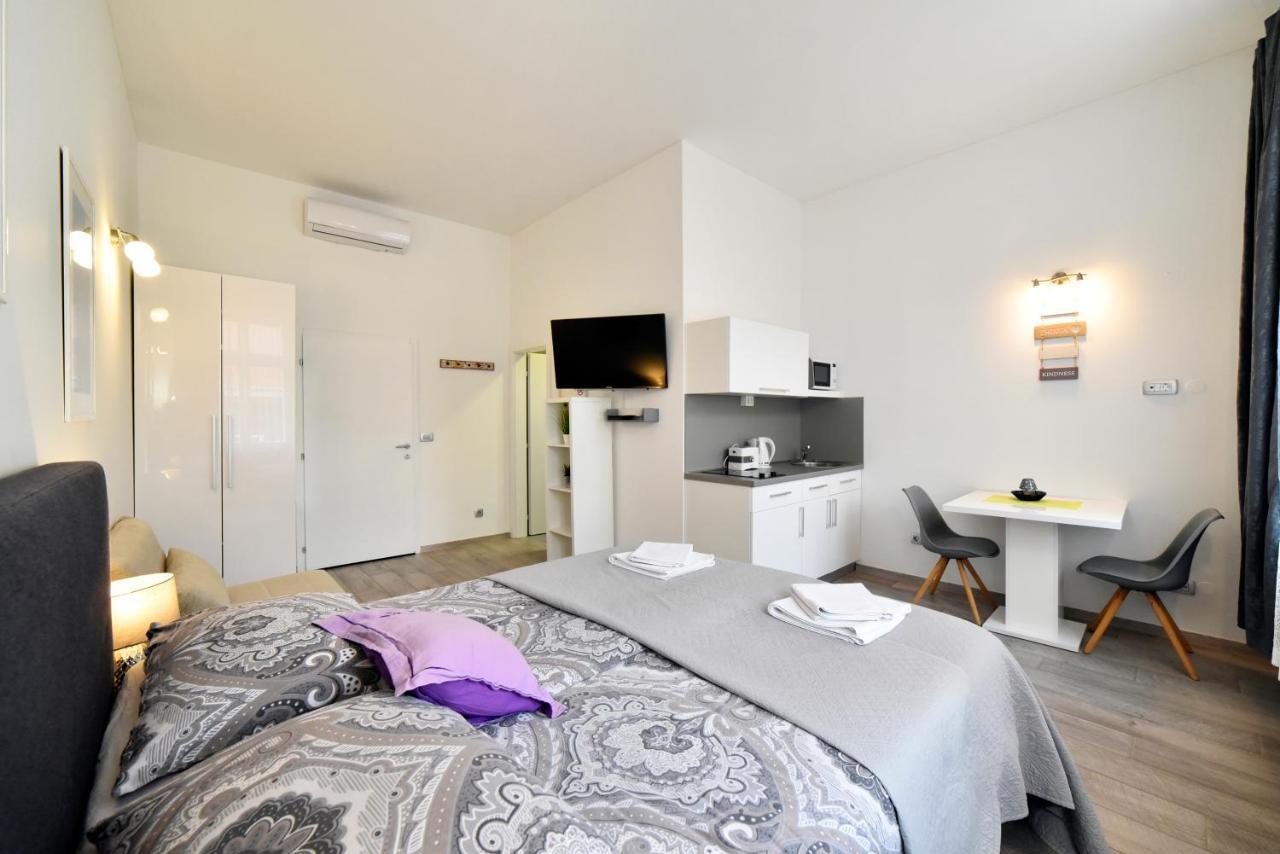 Deluxe Apartments Ria Zagreb Bagian luar foto
